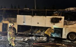 İstanbul’da Korku Dolu Anlar: Otobüs Yangını Otoyolu Kilitledi!