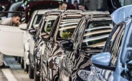 Bakan Kacır’dan Otomotiv Sektörüne Övgü: Rekor İhracat ve Gelecek Vizyonu