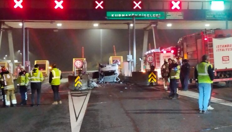 Kuzey Marmara Otoyolu’nda Feci Kaza: Gişelere Çarpan Otomobilde 2 Yaralı