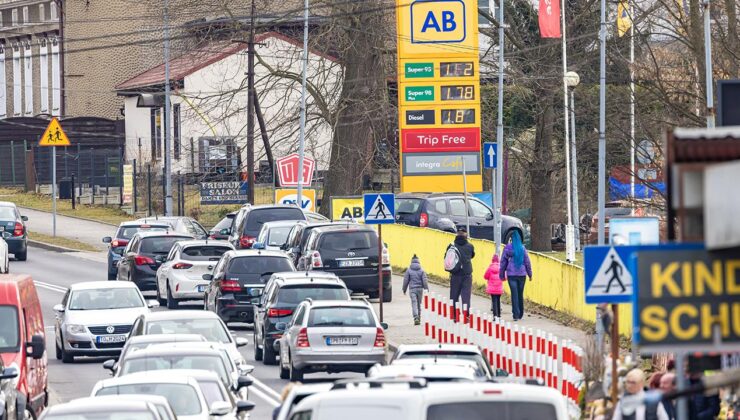Orta Doğu Gerilimiyle Yükselen Akaryakıt Fiyatları: Almanlar Ucuz Yakıt İçin Polonya’ya Akın Ediyor