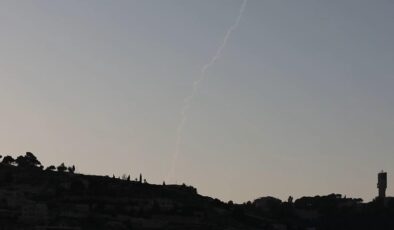 İran’dan Gelen Füzeler Karşısında İsrail Hava Savunması Devrede: Kudüs ve Çevresinde Patlama Sesleri