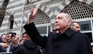 Cumhurbaşkanı Erdoğan Ramazan Bayramı’nda Rize’de: Cuma Namazını Kıldı, Vatandaşlarla Bayramlaştı