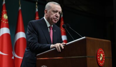 Cumhurbaşkanı Erdoğan’dan Gazetecilere Dezenformasyonla Mücadele Çağrısı: ‘Hakikatin İzini Sürmek Pusula İşlevi Görür’