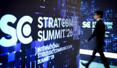 STRATCOM Zirvesi’nde Lider Diplomasisi ve Arabuluculuk: Türk Dünyası, Kadınların Rolü ve Savaş Karşıtı Çağrı