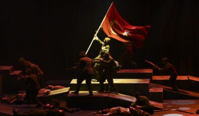 Cumhurbaşkanı Erdoğan’dan ‘Şüheda 1915’ Tiyatro Gösterimine Tam Not: Çanakkale Zaferi’nin Yüz Yıllık Anısına Saygı