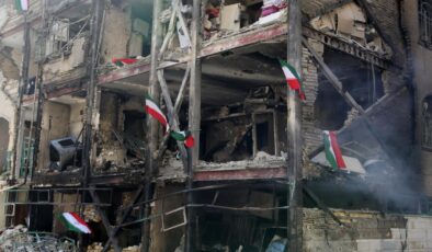 ABD ve İsrail’den İran’a Hava Saldırıları: Tahran’da Yıkım Artıyor, Sivil Kayıplar Artıyor