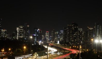 Son Dakika: İsrail Hava Savunması İran Füze Saldırısına Karşı Alarmda! Eylat ve Arava’da Sirenler Çaldı