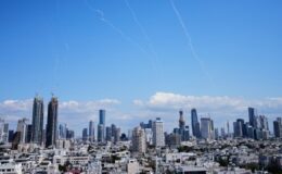 İran’dan İsrail’e Misilleme: Tel Aviv Yakınlarında Şarapnel Düşmeleri ve Yaralanmalar