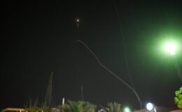 İsrail’de Alarm: İran’dan Fırlatılan Füzeler Hava Savunma Sistemleri Tarafından Engellendi