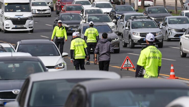 İstanbul’da Huzur Operasyonu: 527 Gözaltı, Çok Sayıda Silah ve Uyuşturucu Ele Geçirildi