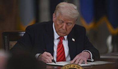 Trump’ın İmzası Amerikan Dolarında: Tarihi Bir İlk ve Ekonomik Vurgu