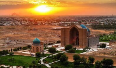 Kazakistan Cumhurbaşkanı Tokayev’den Nevruz Ziyareti: Türkistan’da Birlik Mesajları ve TDT Zirvesi