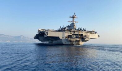 USS Gerald R. Ford Uçak Gemisi Girit’te: Onarım ve Bakım İçin Souda Deniz Üssü’nde