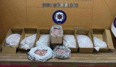 İzmir’de Dev Uyuşturucu Operasyonu: 356 Bin Hap Ele Geçirildi, 3 Tutuklama