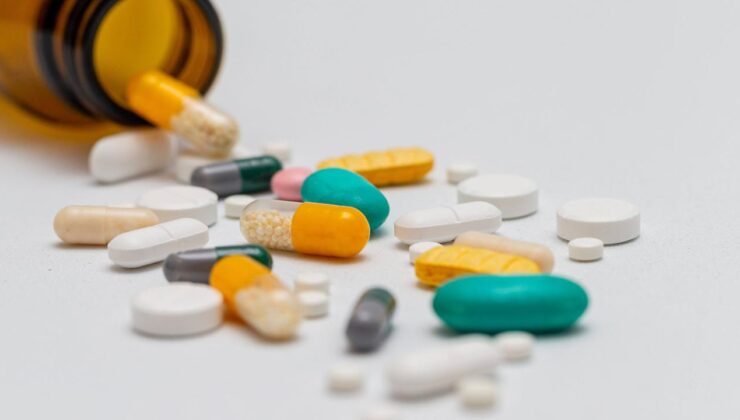 SGK Sağlık Harcamaları Rekor Seviyede Artıyor: İlaç Harcamaları Dikkat Çekiyor