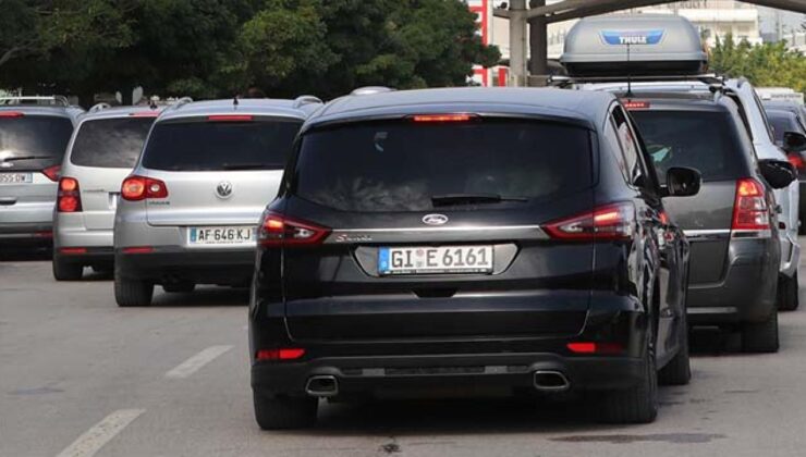 Yabancı Plakalı Taşıt İşlemleri Dijitalleşti: Sınır Kapılarındaki Yoğunluğa Çözüm Geliyor