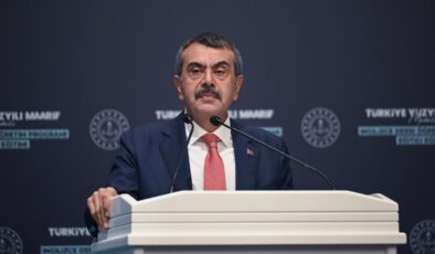 Çekmeköy’deki Lise Saldırısında Hayatını Kaybeden Öğretmen Fatma Nur Çelik İçin Bakan Tekin’den Başsağlığı Mesajı