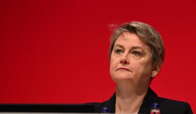 İngiltere Dışişleri Bakanı Cooper’dan Orta Doğu Açıklaması: Diplomasi Sosyal Medyadan Yapılmaz