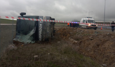 Aksaray’da Tur Otobüsü Şarampole Devrildi: 20 Yaralı