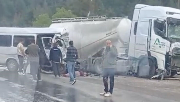 Antalya-Isparta Yolunda Feci Kaza: 7 Ölü, 7 Yaralı