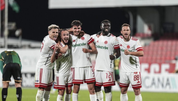 Ümraniyespor, Sakaryaspor’u 2-0 Mağlup Ederek Galibiyet Serisine Son Verdi