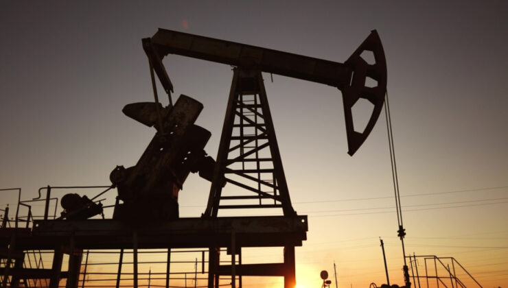 Hürmüz Boğazı’nda Ateşkes Umutları Sürerken Gerginlik Devam Ediyor: Petrol Fiyatları Yükseldi