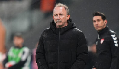 Beşiktaş’ın Şampiyonluk Hayalleri Zora Girdi: Fenerbahçe Mağlubiyeti ve Kalan Maçlar