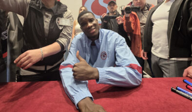 Onuachu’dan Şampiyonluk Mesajı ve Taraftarla Buluşma: Akyazı’da Coşku Dorukta