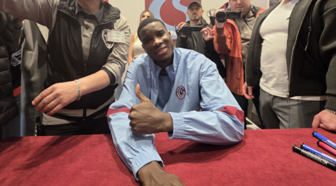 Onuachu’dan Şampiyonluk Mesajı ve Taraftarla Buluşma: Akyazı’da Coşku Dorukta