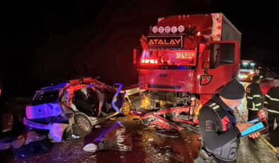 Burdur’da Feci Kaza: Otomobil ve Kamyon Çarpıştı, 1 Ölü, 5 Yaralı