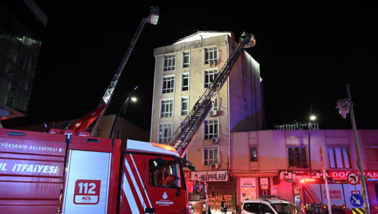 Küçükçekmece’de Otel Yangını: Kartaltepe’deki Otelde Çıkan Yangın Kontrol Altında