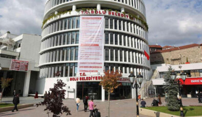 Bolu Belediyesi’nde Gözaltılar Devam Ediyor: Başkan Yardımcısı ve CHP’li Meclis Üyesi Gözaltına Alındı