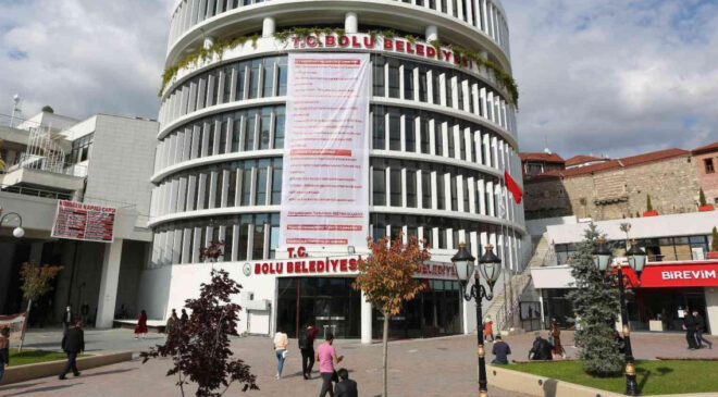 Bolu Belediyesi’nde Gözaltılar Devam Ediyor: Başkan Yardımcısı ve CHP’li Meclis Üyesi Gözaltına Alındı