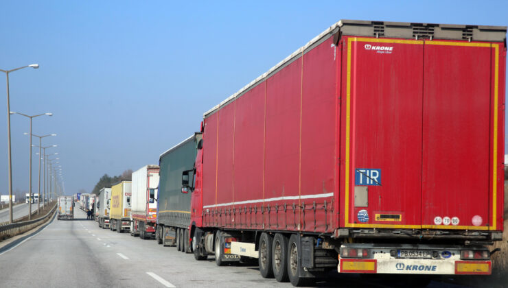 Bakan Bolat: E-Ticaretin Yükselişi ve Lojistiğin Önemi ‘Yapay Zeka Çağında E-Ticaretin Lojistiği Zirvesi’nde Vurgulandı