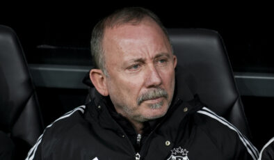 Sergen Yalçın’dan Antalyaspor Galibiyeti Değerlendirmesi: Gelecek Sezonun Planları ve Lucescu Anısı