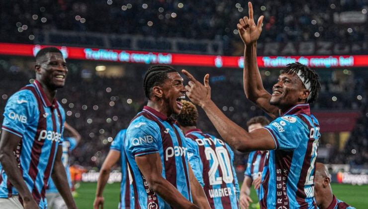 Trabzonspor, Alanyaspor Deplasmanında Zirve Yarışına Devam Etmek İstiyor: Maç Öncesi Detaylar ve Muhtemel 11’ler