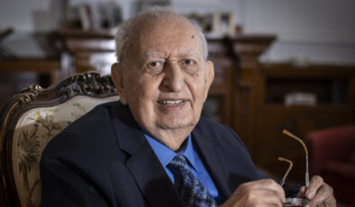 Son Dakika: Eski TBMM Başkanı Hüsamettin Cindoruk Hayatını Kaybetti