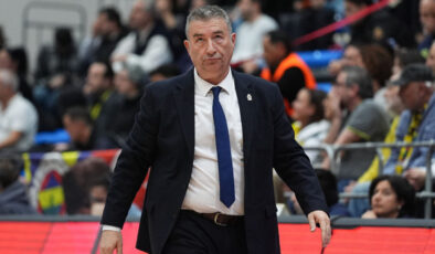 Fenerbahçe Opet Başantrenörü Mendez ve Sevgi Uzun’dan Galatasaray Maçı Değerlendirmesi: ‘Savaşmaya Devam Edeceğiz’