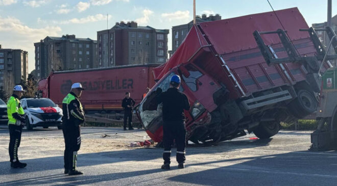 Bayrampaşa’da Feci Kaza: 1 Çocuk Hayatını Kaybetti, 6 Yaralı
