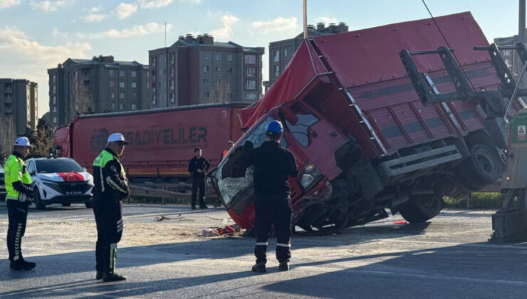Bayrampaşa’da Feci Kaza: 1 Çocuk Hayatını Kaybetti, 6 Yaralı