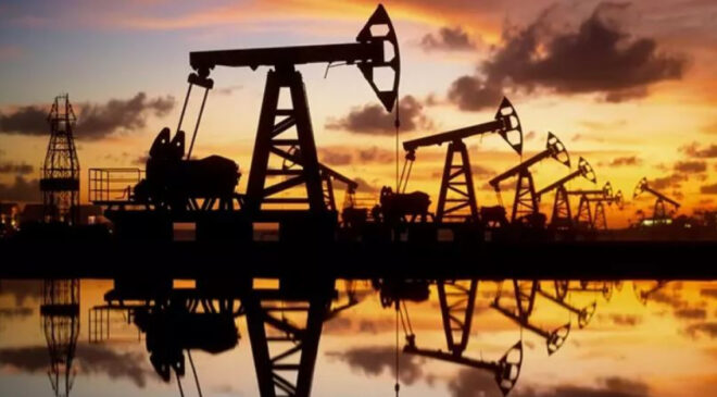 Trump’tan Hürmüz Boğazı’nda Abluka Kararı: Petrol Fiyatları Fırladı, Enerji Piyasaları Sarsıldı