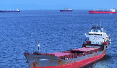 Hürmüz Boğazı’ndaki Kriz Derinleşiyor: Ham Madde Ticaret Savaşları Küresel Piyasaları Tehdit Ediyor