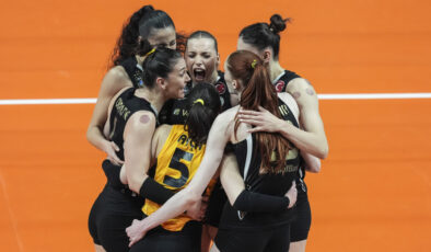 VakıfBank, Fenerbahçe Medicana’yı 3-1 Mağlup Ederek Şampiyonluk Yolunda Önemli Bir Adım Attı