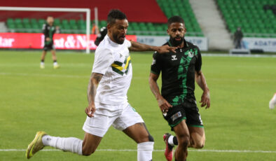 Esenler Erokspor, Sakaryaspor’u Deplasmanda Mağlup Etti: Play-Off Yarışında Önemli 3 Puan