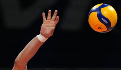 Voleybol Efeler Ligi Play-Off Heyecanı Devam Ediyor: Final İçin Geri Sayım Başladı!