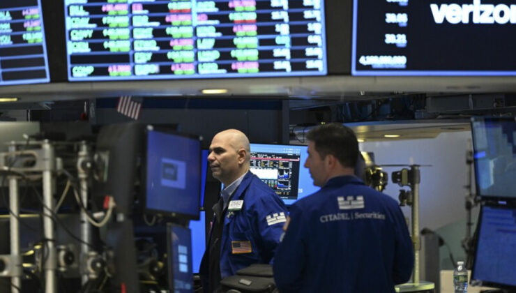 ABD-İran Görüşmeleri Piyasaları Canlandırıyor: Anlaşma Umutları ve Petrol Fiyatlarındaki Geri Çekilme