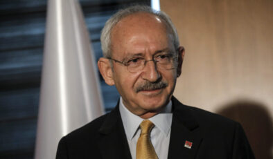 Volkan Konak’ın Kızı Derin’den Adele Yorumu: ‘Love in the Dark’ Performansı Beğeni Topladı