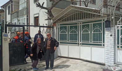 Konya’da 3.2’lik Deprem Sonrası Zemin Çökmesi Yaşayan 2 Bina Tahliye Edildi