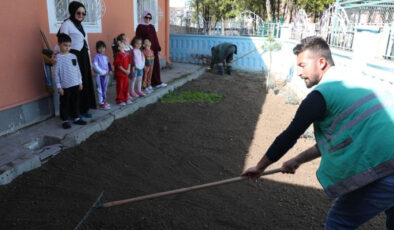 Kocasinan Belediyesi’nden Çocuklara Doğayla İç İçe Eğitim: Okullarda Tarım Alanları Hazırlandı
