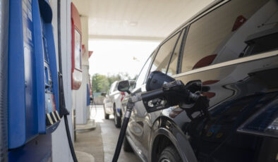 Kanada’dan Akaryakıt Fiyatlarına Hürmüz Boğazı Krizi Ayarı: Vergi İndirimi Geliyor!